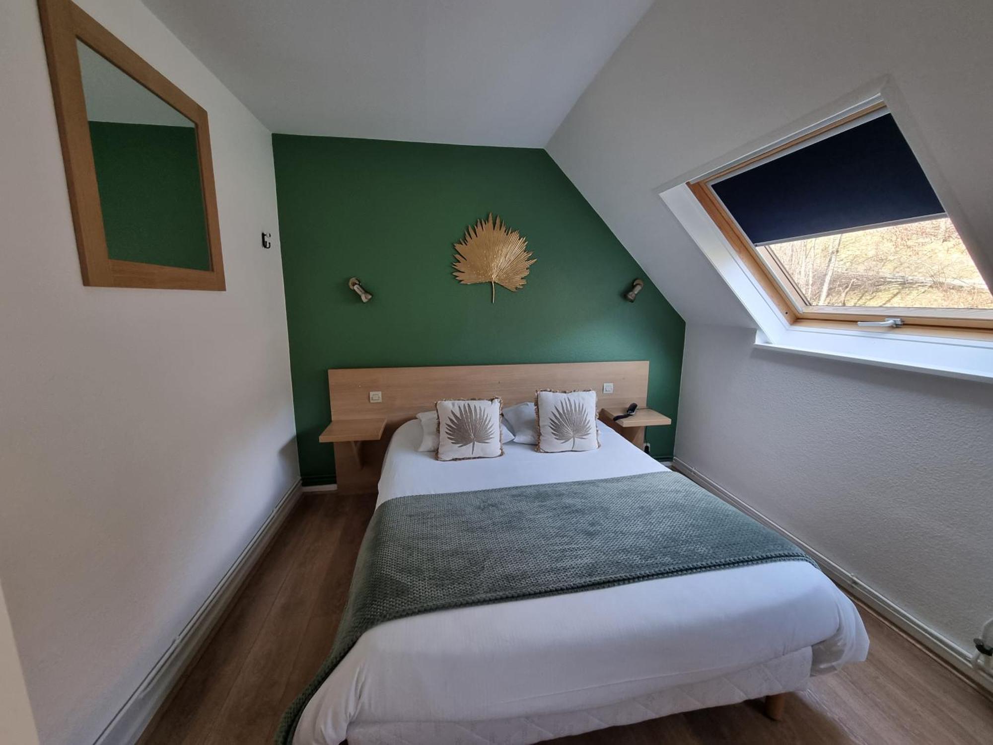 Logis Hotel Restaurant De La Poste Et Spa De Montagne Le Bonhomme Bilik gambar