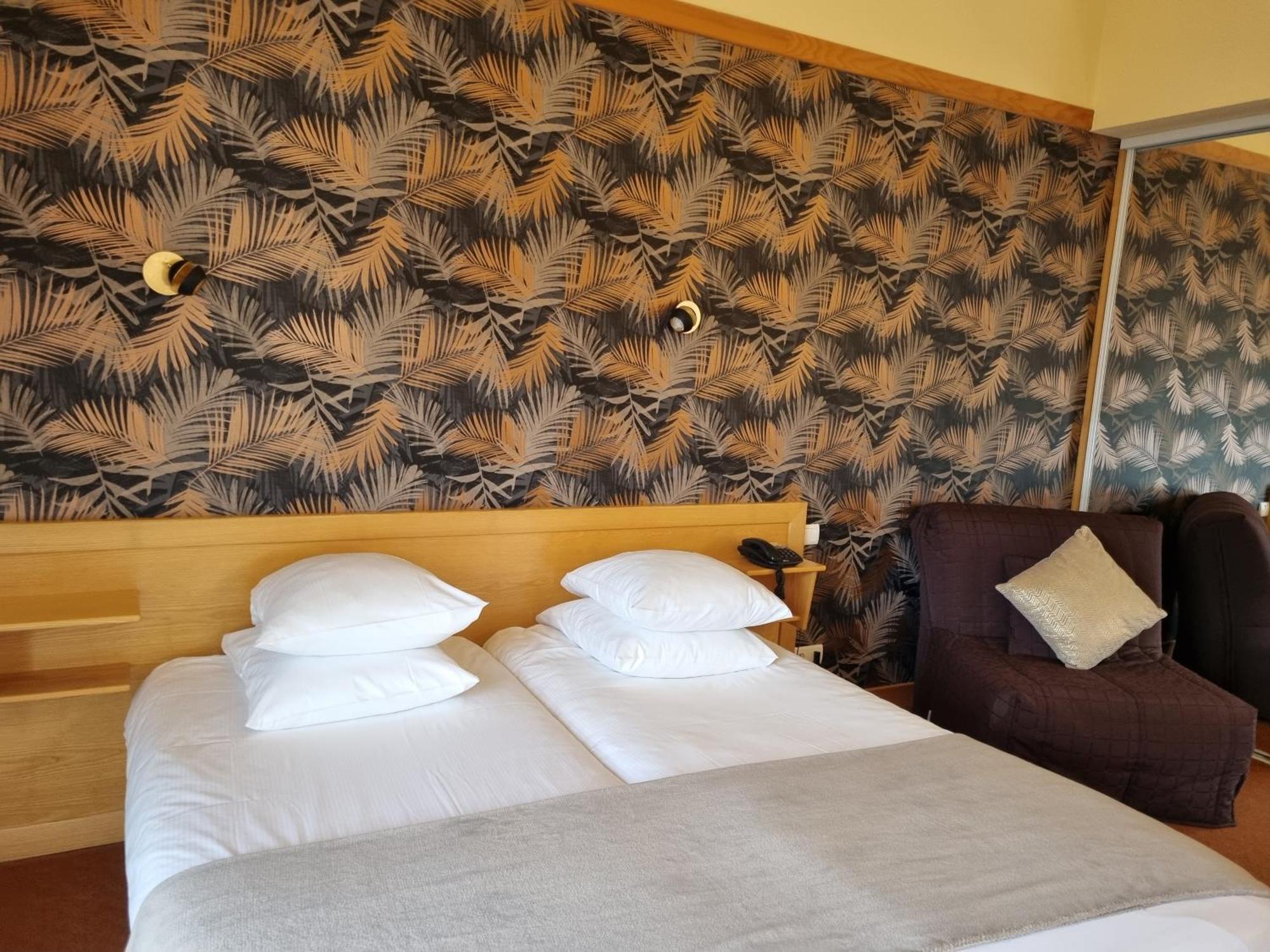 Logis Hotel Restaurant De La Poste Et Spa De Montagne Le Bonhomme Bilik gambar